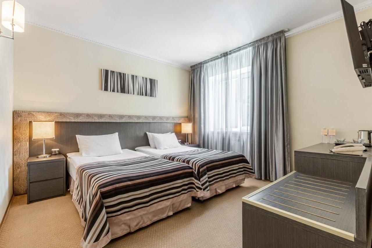 Maidan Palace Hotel Kiev Bagian luar foto