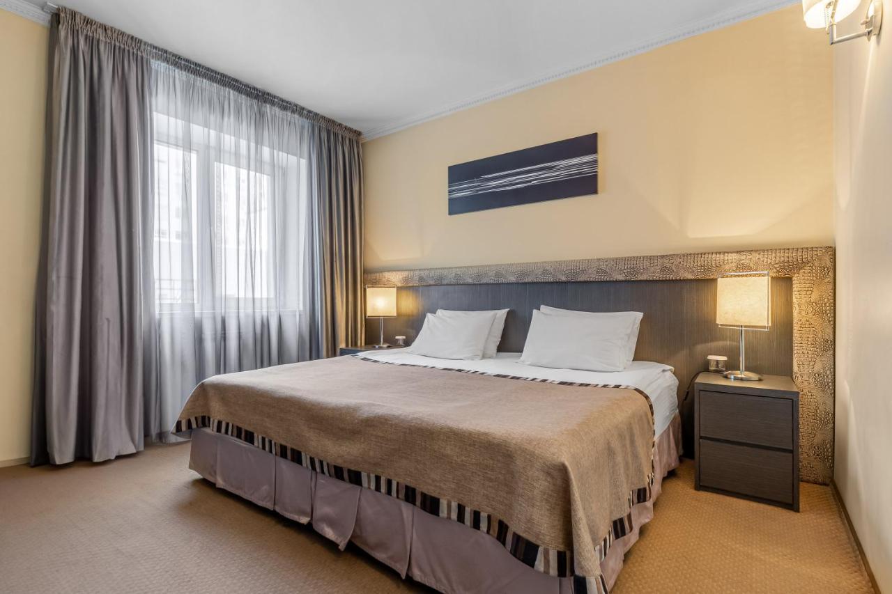 Maidan Palace Hotel Kiev Bagian luar foto