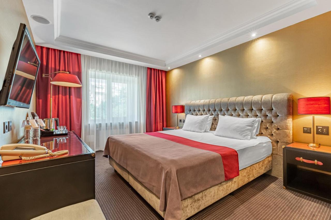 Maidan Palace Hotel Kiev Bagian luar foto
