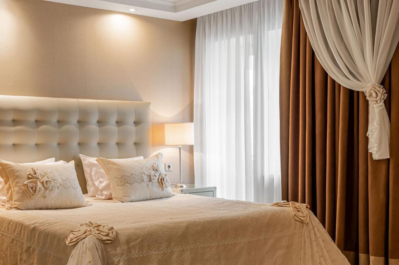 Maidan Palace Hotel Kiev Bagian luar foto